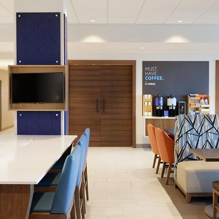 Holiday Inn Express & Suites Chicago - Matteson By Ihg المظهر الخارجي الصورة